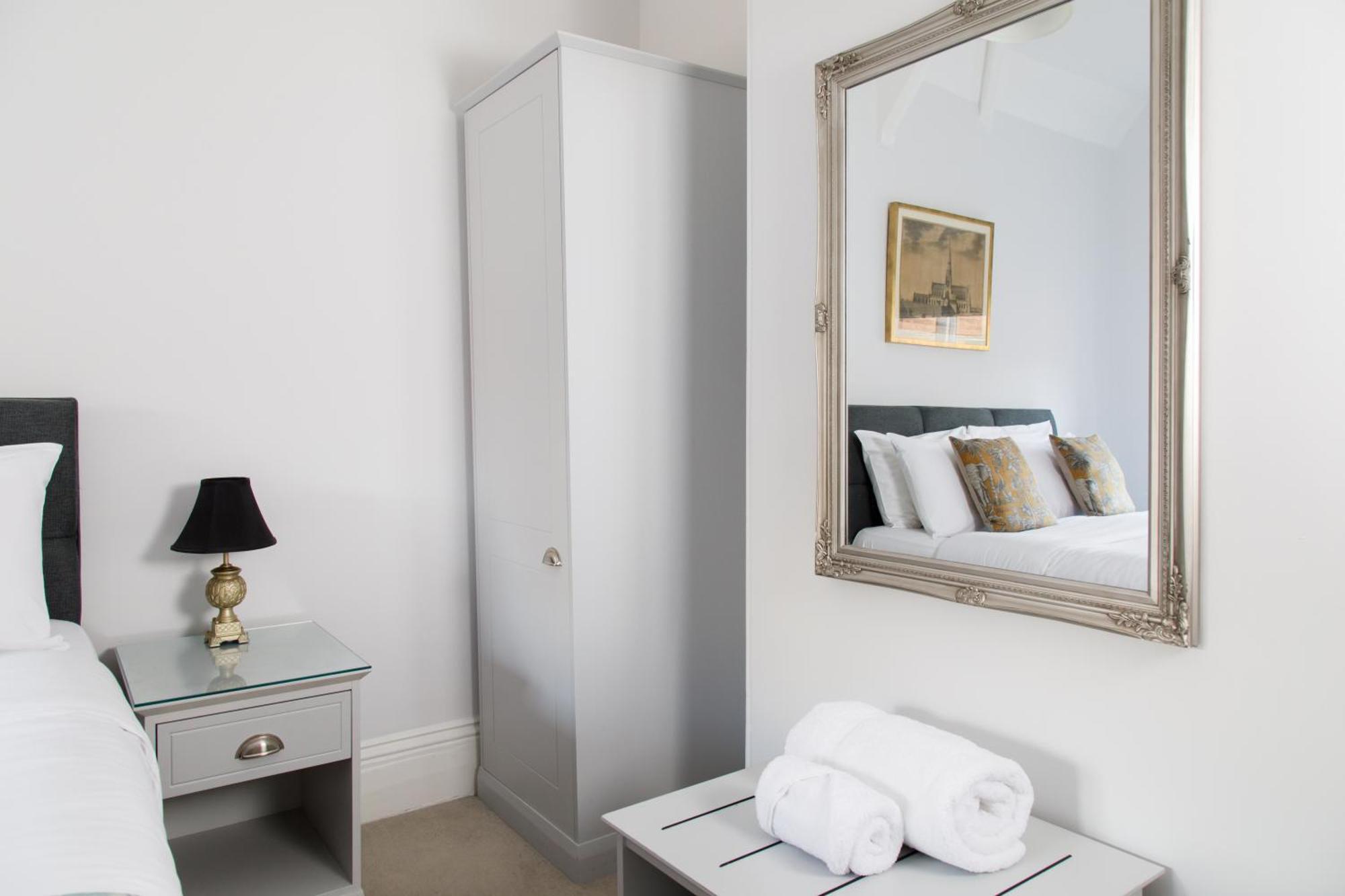 4 Canon Lane Chichester Luaran gambar